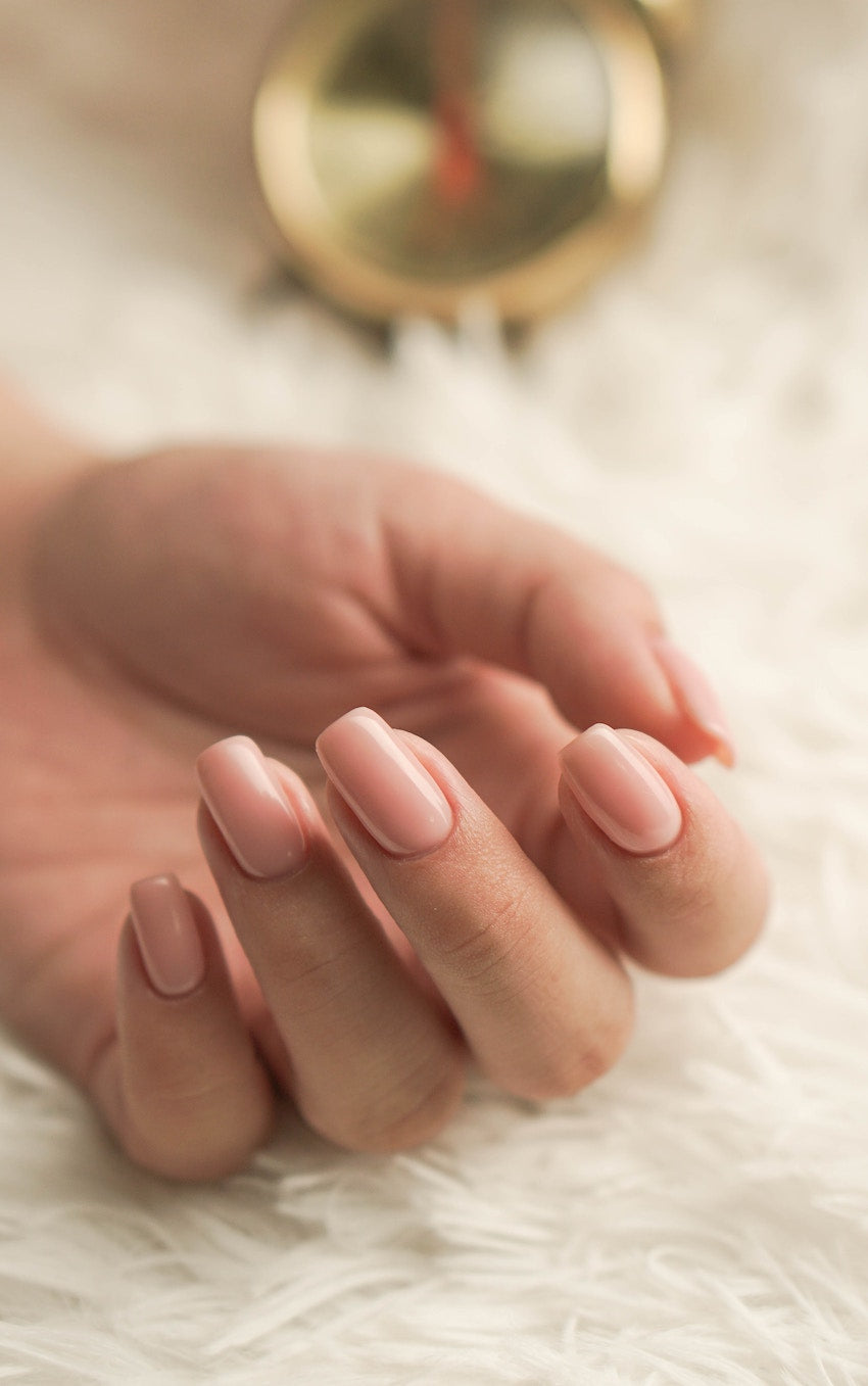 Builder Gel vs. Soft Gel: A Professional Guide for Nail Technicians
