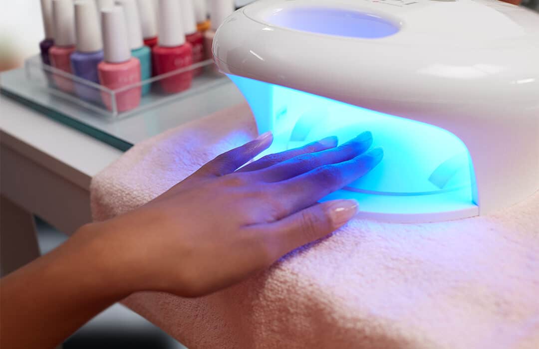 How Do You Use A Uv Led Nail Lamp