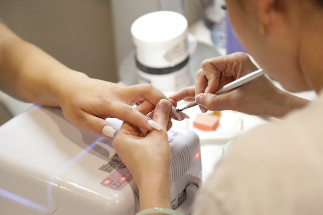 Six Tips for Maintaining Acrylic Nails