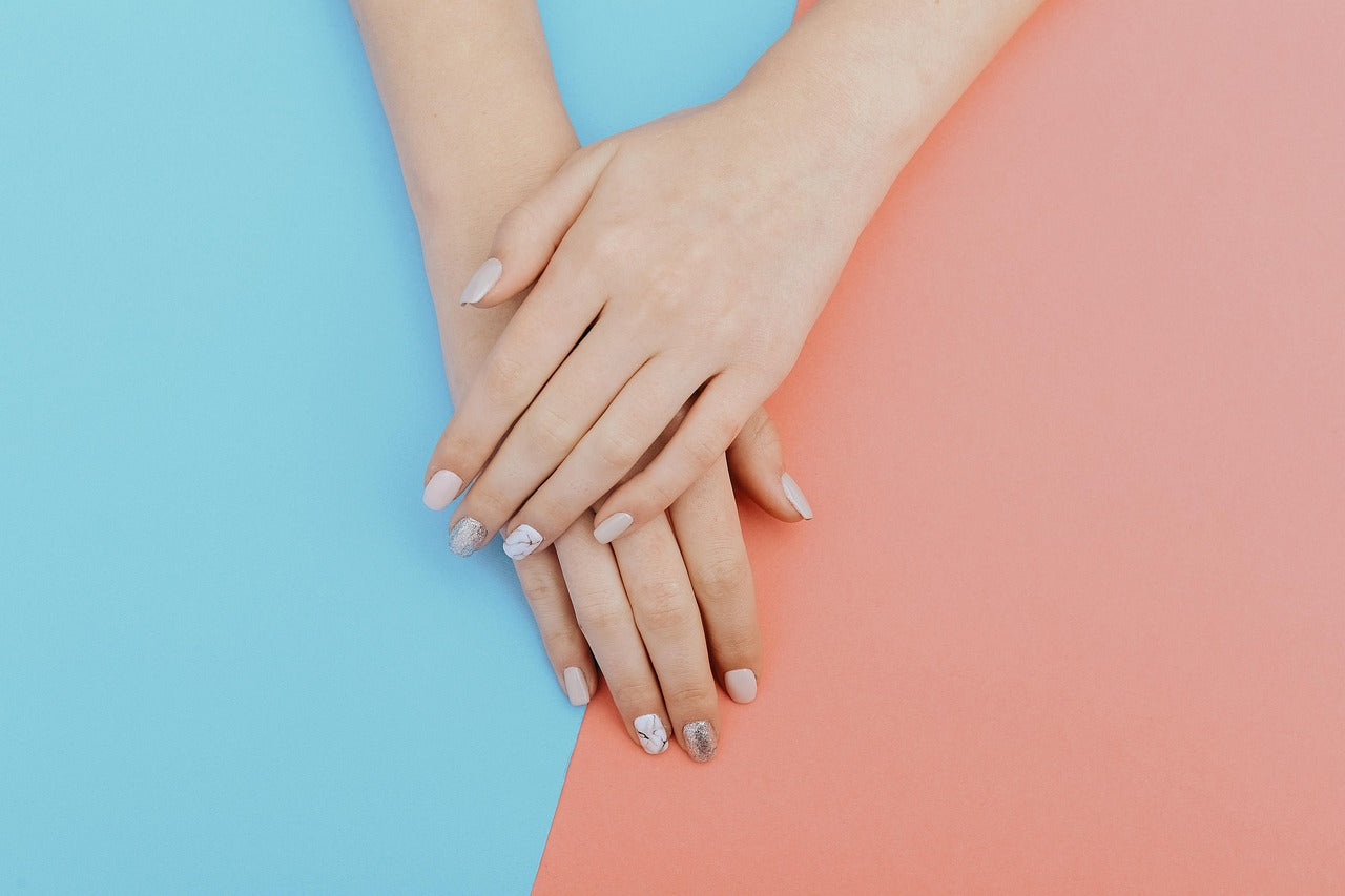 Hard Gel vs. Gel Polish – which one works best for your clients?