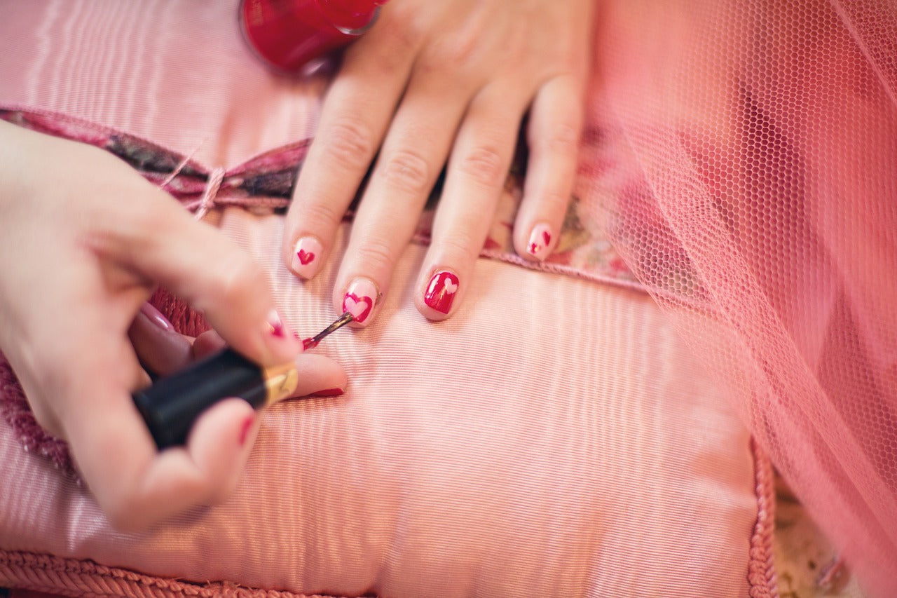The Basics Unveiled: Polish vs Gel for Nail Techs